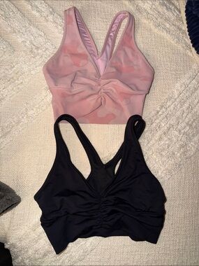 Ruched V-Neck Sports Bras - Pink Camo & Black